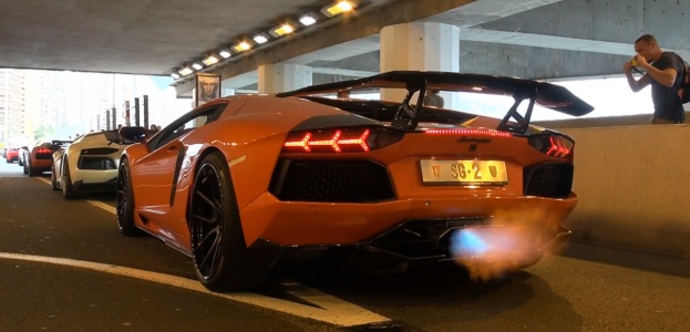 Lamborghini Aventador от DMC выпускает огонь (видео)