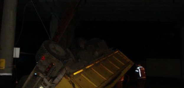 В Пружанском районе трактор упал с моста на железнодорожные пути