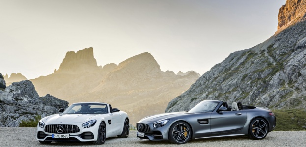 Mercedes-AMG представила сразу две версии нового родстера GT
