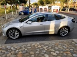 Tesla Model 3, наконец, показали в производственной версии