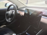Tesla Model 3, наконец, показали в производственной версии