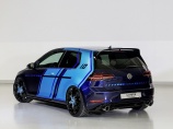 Volkswagen представил первый гибрид в версии GTI