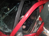 В Березовском р-не «Форд-Эскорт» столкнулся с деревом, водителя зажало в салоне (фото)