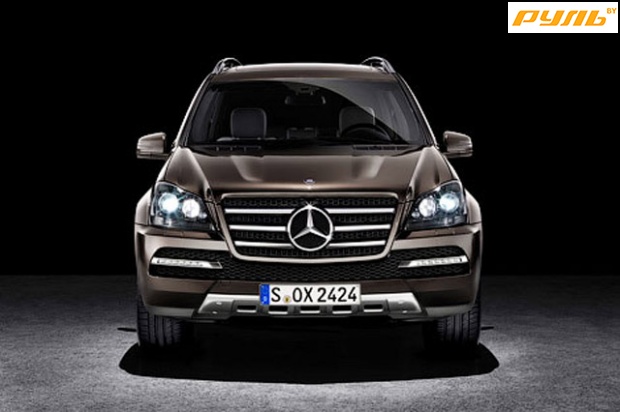 Mercedes Benz GL вид спереди