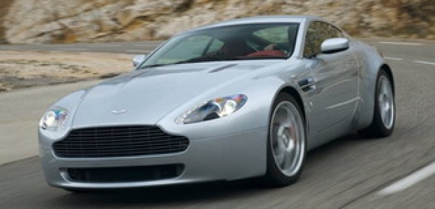 Aston Martin обновляет V8 Vantage