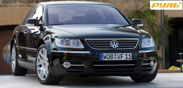 На VW Phaeton приклеили ценник – он начинается от $71 090