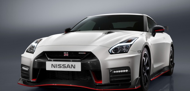 Nissan GT-R Nismo показали в Нюрбургринге