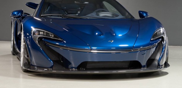 McLaren P1 выглядит удивительно в цвете GenesisBlue