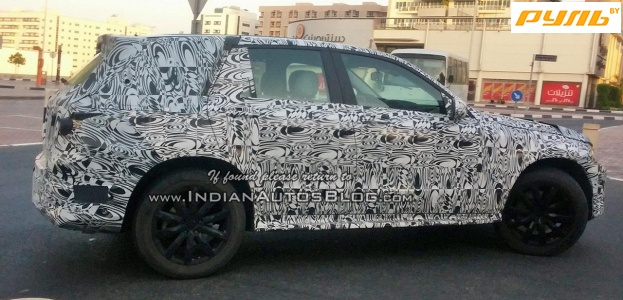 Следующее поколение Mercedes-Benz GLK попало в затворы «шпионских фотокамер» в Дубае