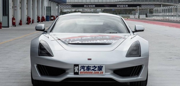 В Лос-Анджелес едет новый суперкар Saleen S1