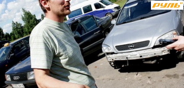 Водитель Opel столкнувшийся с ГАИ отделался мелким испугом и штрафом на 500 тыс. р (видео)