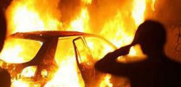 Юные мстители сожгли гараж с двумя автомобилями Opel за не качественный автосервис.