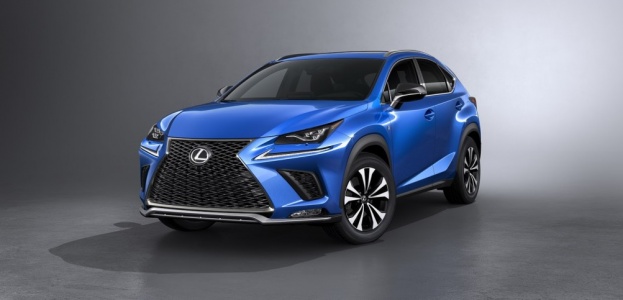 Lexus представит сразу три новинки