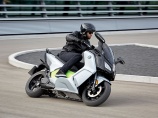 BMW выпустил в продажу первый в мире электрический скутер премиум-класса