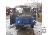 В Минске сгорел автобус ГАЗ, водитель, пытаясь его потушить, получил сильные ожоги (фото)