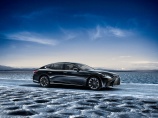 Lexus продемонстрировал в Женеве новый гибридный флагман LS 500h