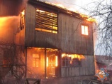 В Бобруйске, у работника "Агромаш - сервис сгорел 3 этажный особняк и три автомобиля (видео)