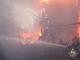 В Бобруйске, у работника "Агромаш - сервис сгорел 3 этажный особняк и три автомобиля (видео)