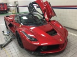 Paul Bailey покупает Rosso Fiorano Ferrari LaFerrari