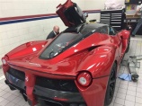 Paul Bailey покупает Rosso Fiorano Ferrari LaFerrari